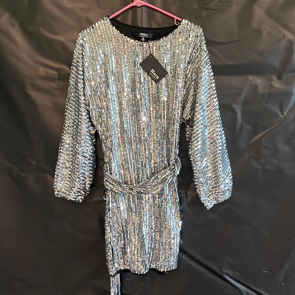 💥NWT💥HERA collection silver sequins dress - Picture 1 of 1